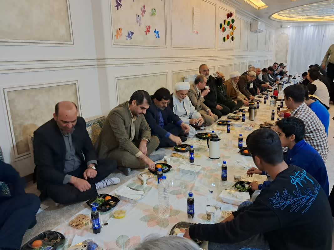 ضیافت مهربانی افطار فرزندان بهزیستی با حضور استاندار قم برگزار شد